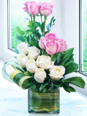 Kelkit Çiçekçi - Vazoda Gül ve Papatyalar